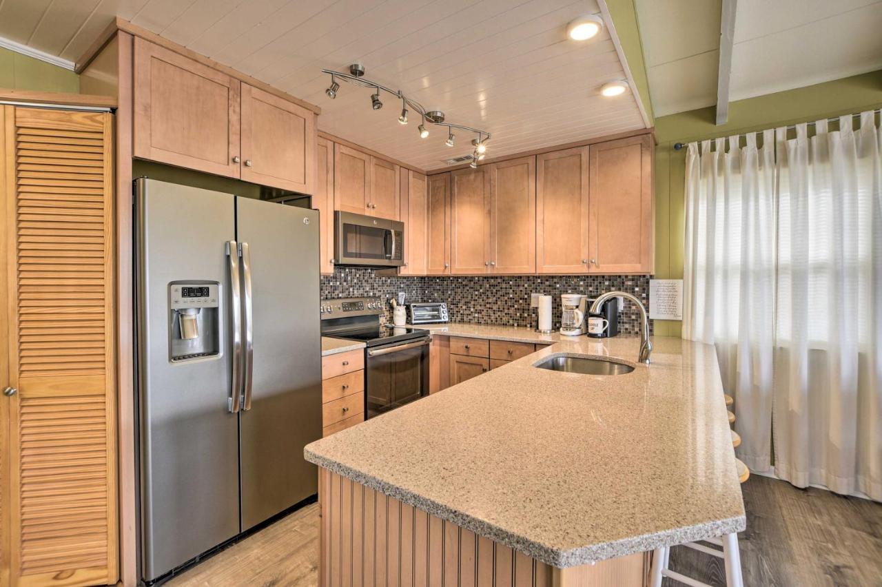 2nd-Row Holden Beach Abode - Steps to Ocean! Exterior foto