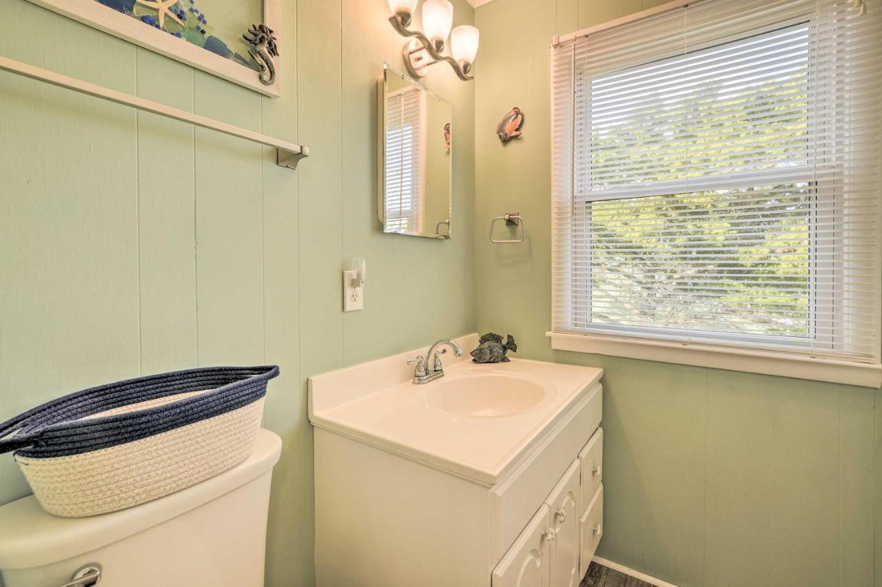 2nd-Row Holden Beach Abode - Steps to Ocean! Exterior foto